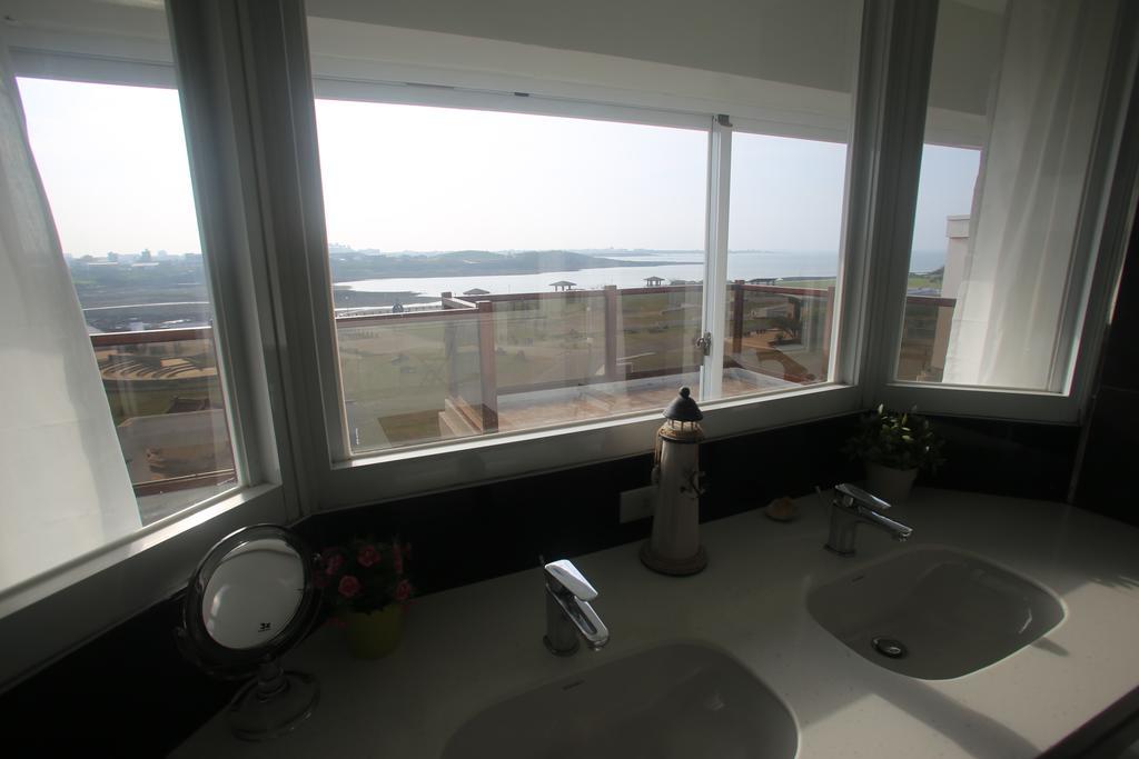 Malibu Oceanview Homestay Magong Exterior photo